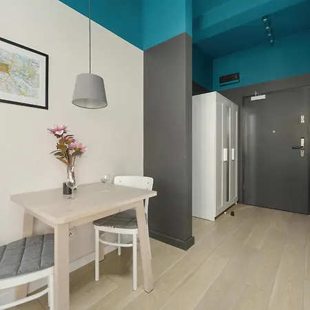 Modern Near Old Town By Renters *