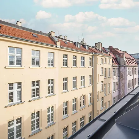 Modern Near Old Town By Renters Apartment *