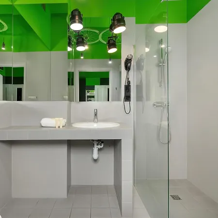 Modern Near Old Town By Renters