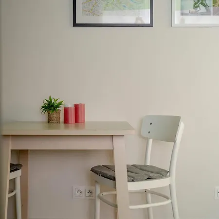 Modern Near Old Town By Renters